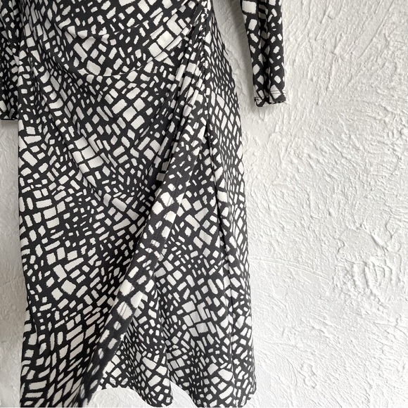 Lauren Ralph Lauren Sunburst Overlap Dress - Picture 5 of 10